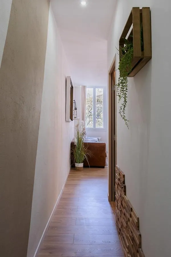 Woods Natural Hyper Centre Fontaine Moussue Apartment Salon-de-Provence